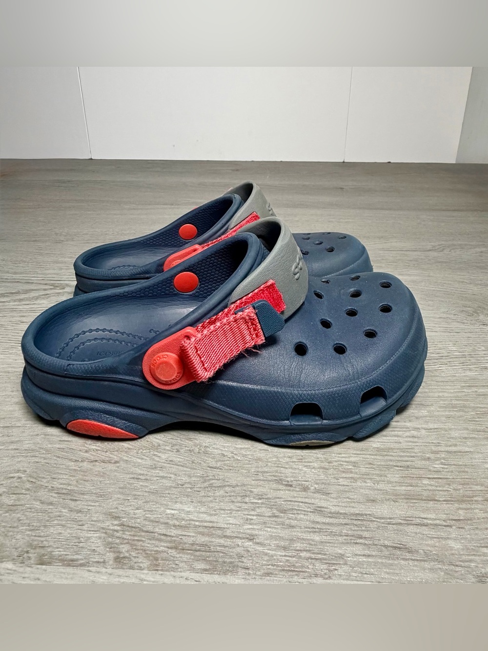 Crocs Kids Classic All-Terrain Clogs Navy Blue Red Junior Sz J3 Great Condition